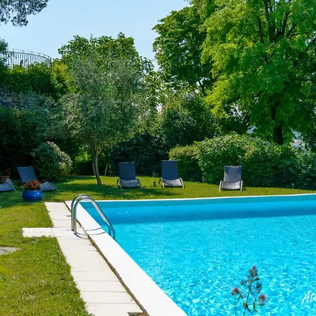 Gite Au Chateau Montboucher-sur-Jabron Exterior photo