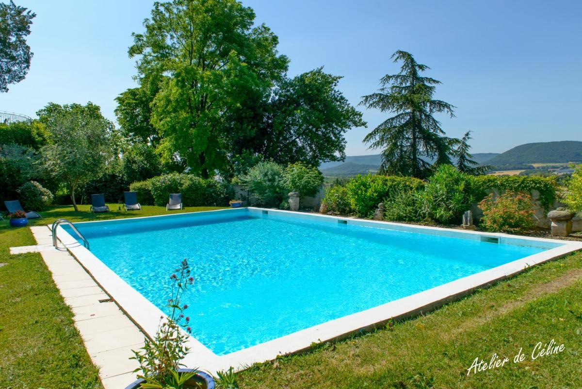Au Chateau Apartment *