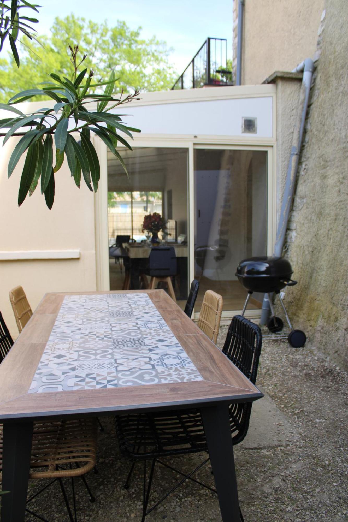Au Chateau Apartment